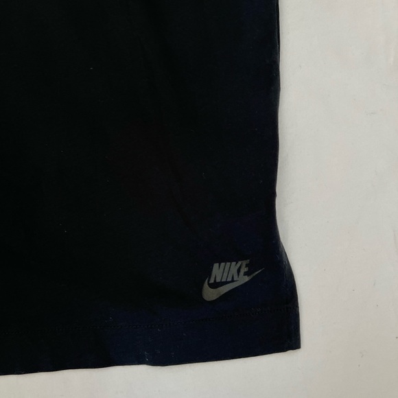 Women Nike Top - Picture 2 of 3